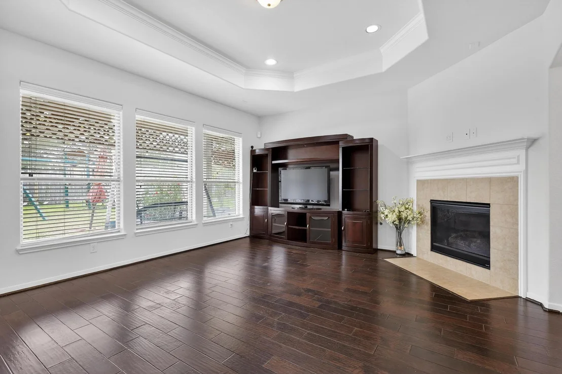 Photo of 25427 Lisburn Drive