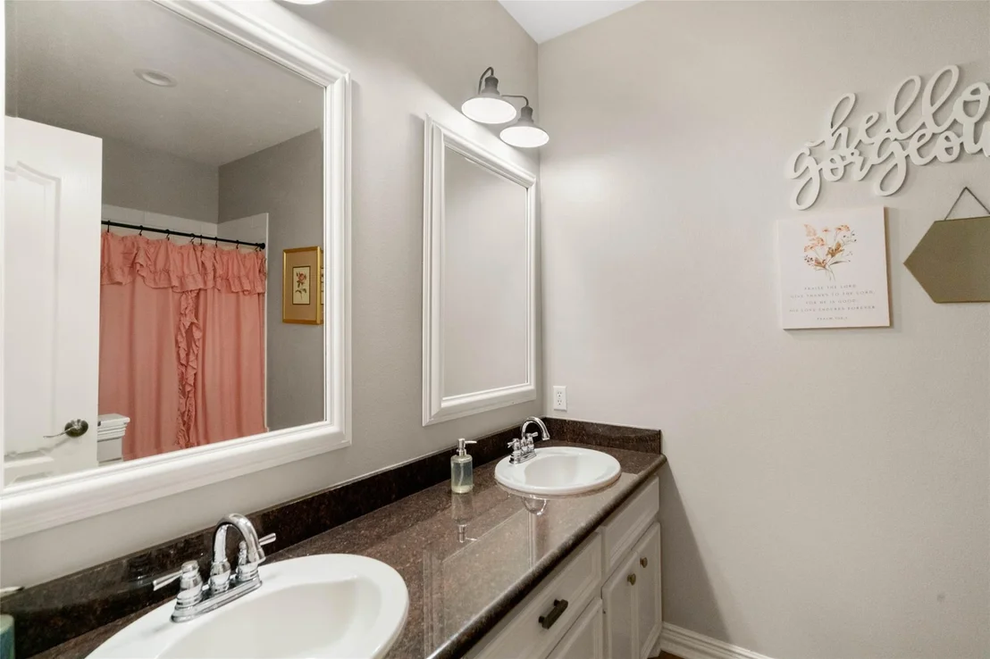 Photo of 910 Commons Vista Drive