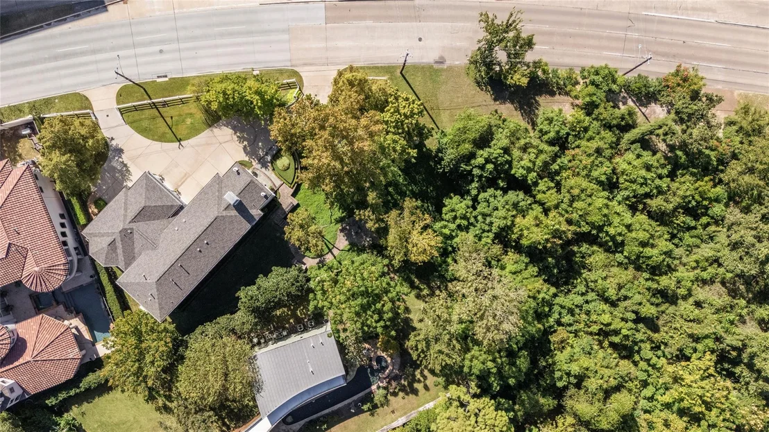 Photo of 6024 Memorial Drive