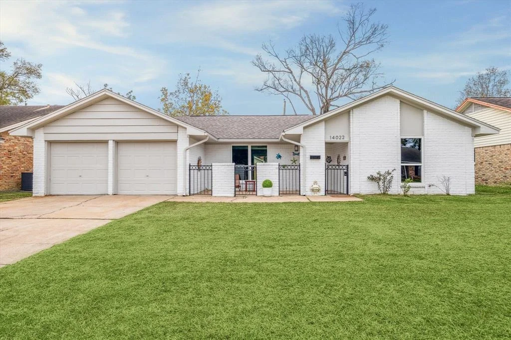 Photo of 14022 Roundstone Lane