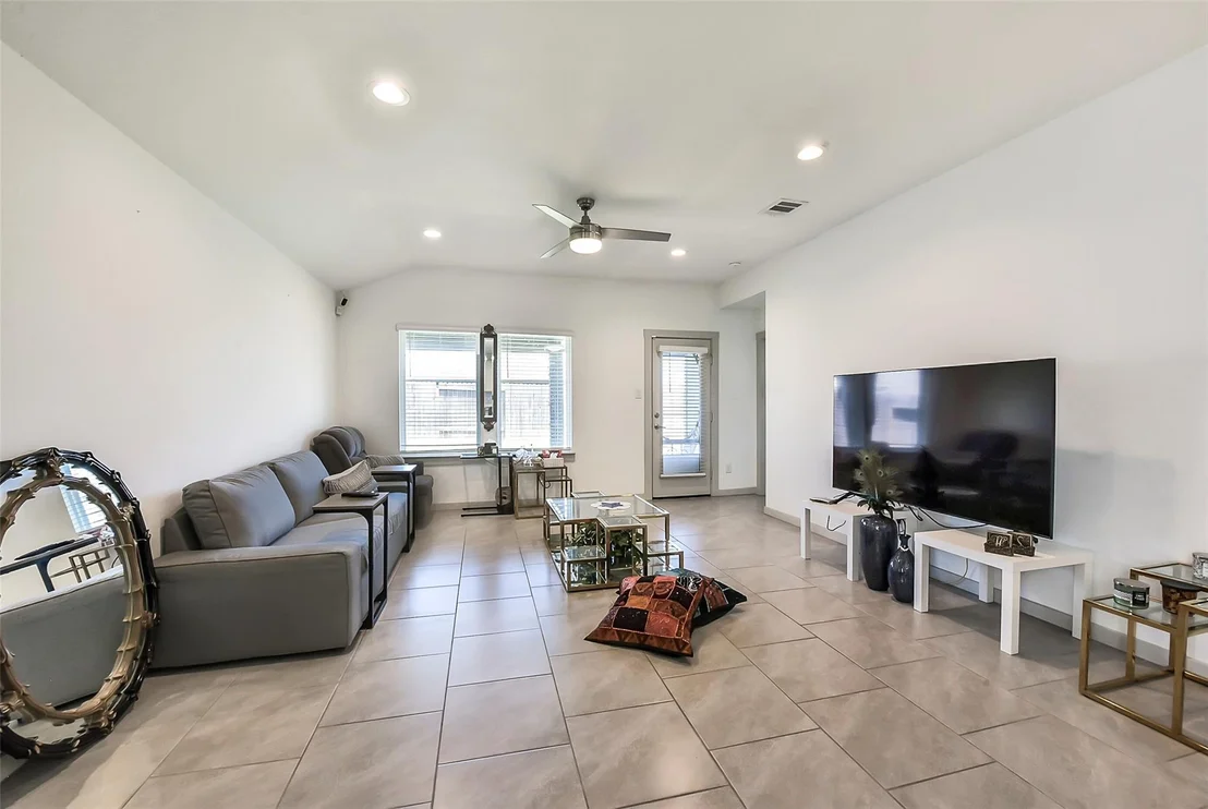 Photo of 7423 Ramsgate Cliff Lane