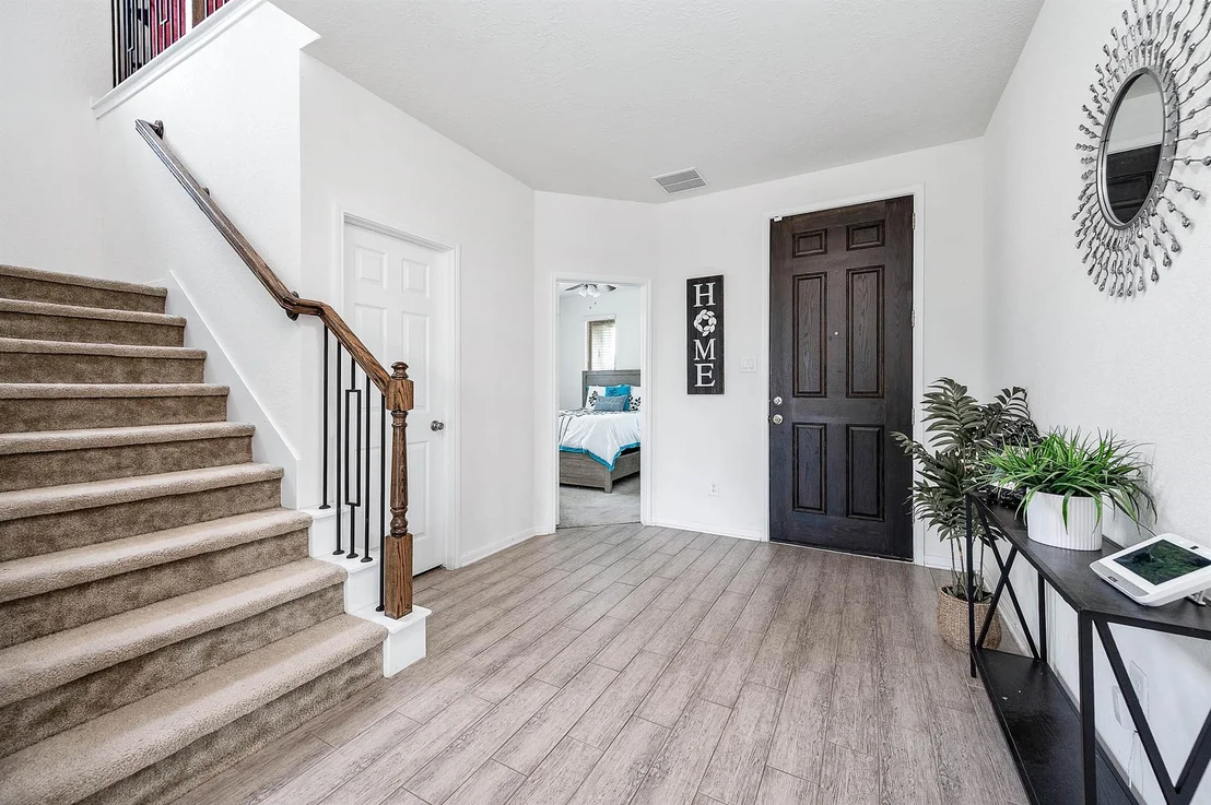 Photo of 25323 Whitehaven Gate Street