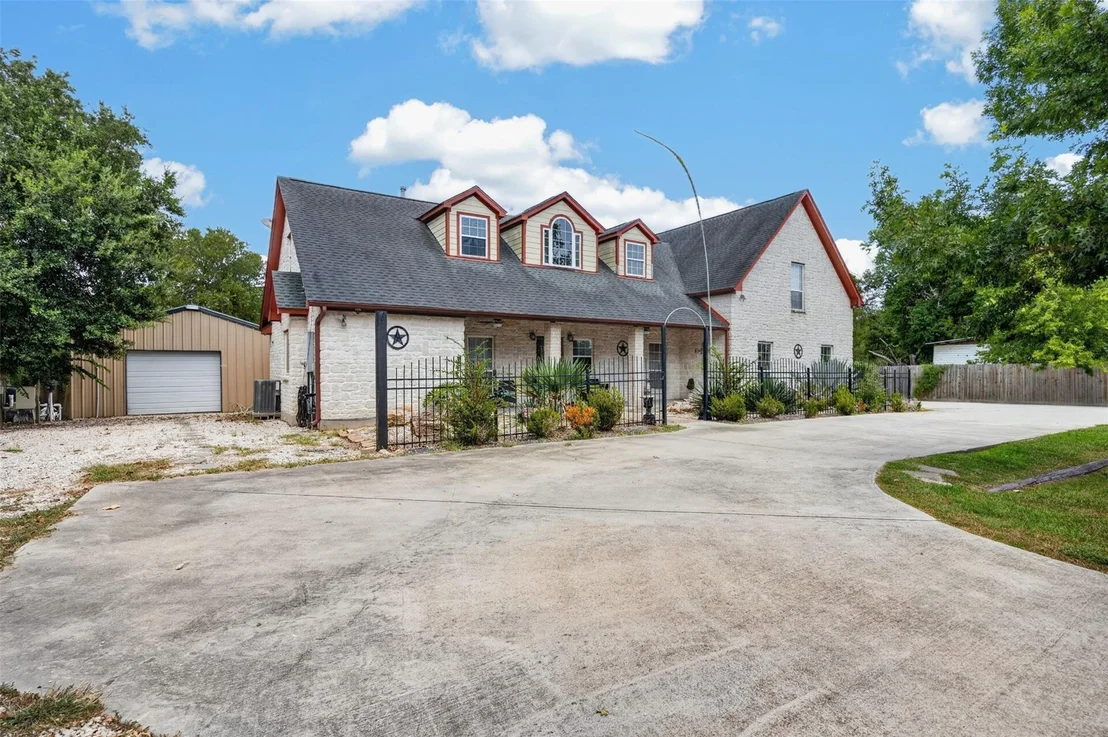 Photo of 8618 Highway 6