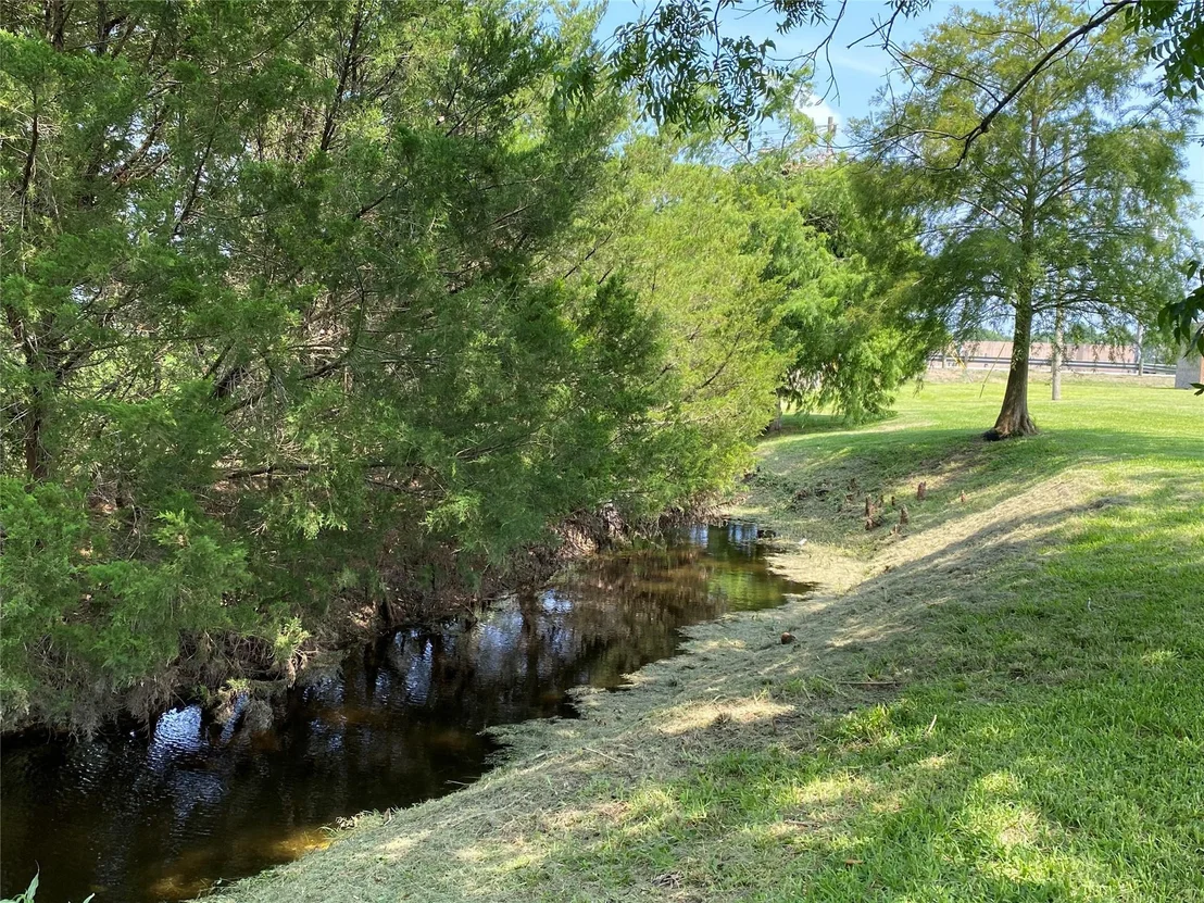 Photo of 2609 Hughes Road