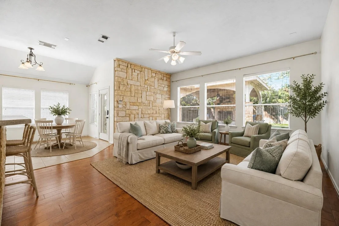 Photo of 18334 N Elizabeth Shore Loop