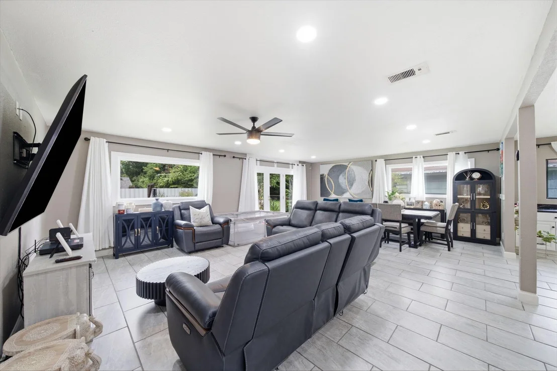 Photo of 1845 Westcrest Drive