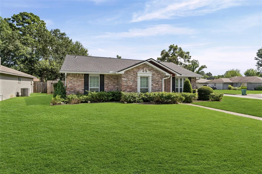 Photo of 3202 Greenham Court