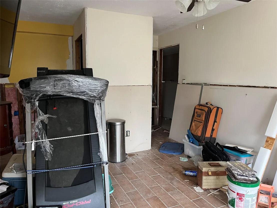 Photo of 5757 Burnett Road