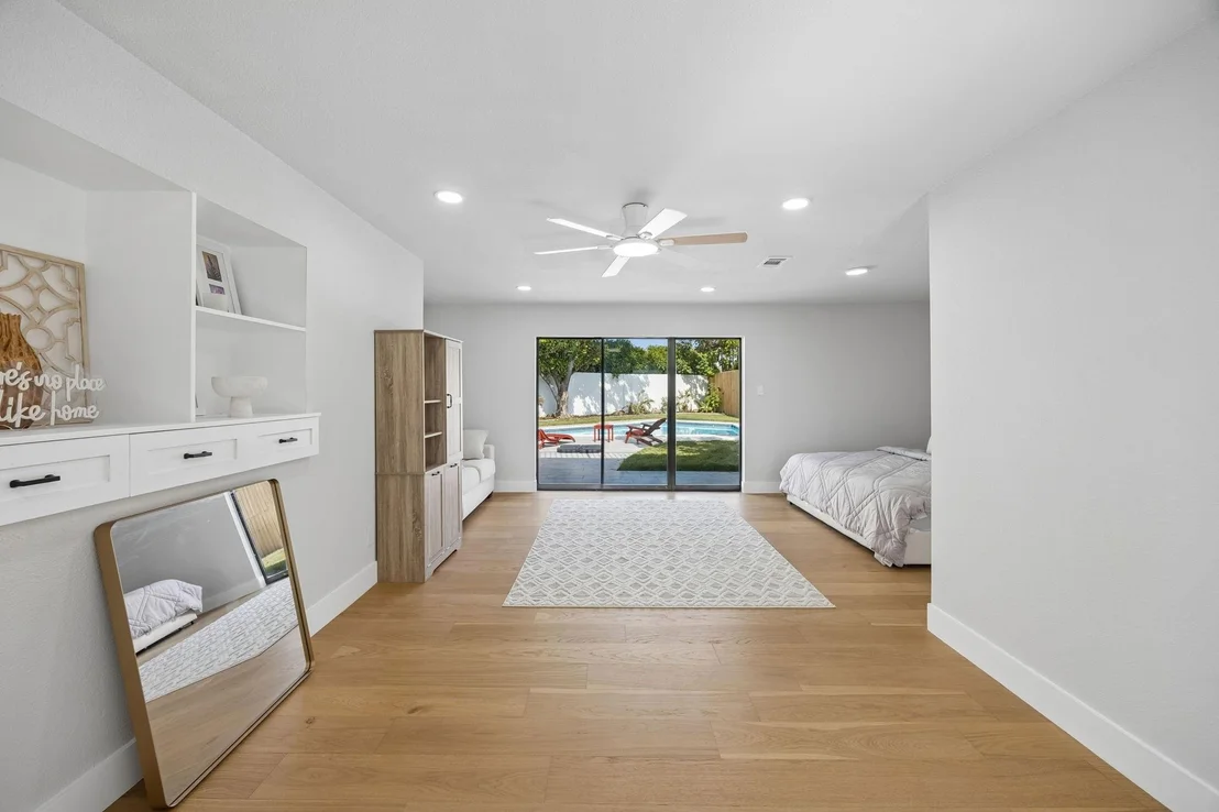 Photo of 12002 S Circle Drive