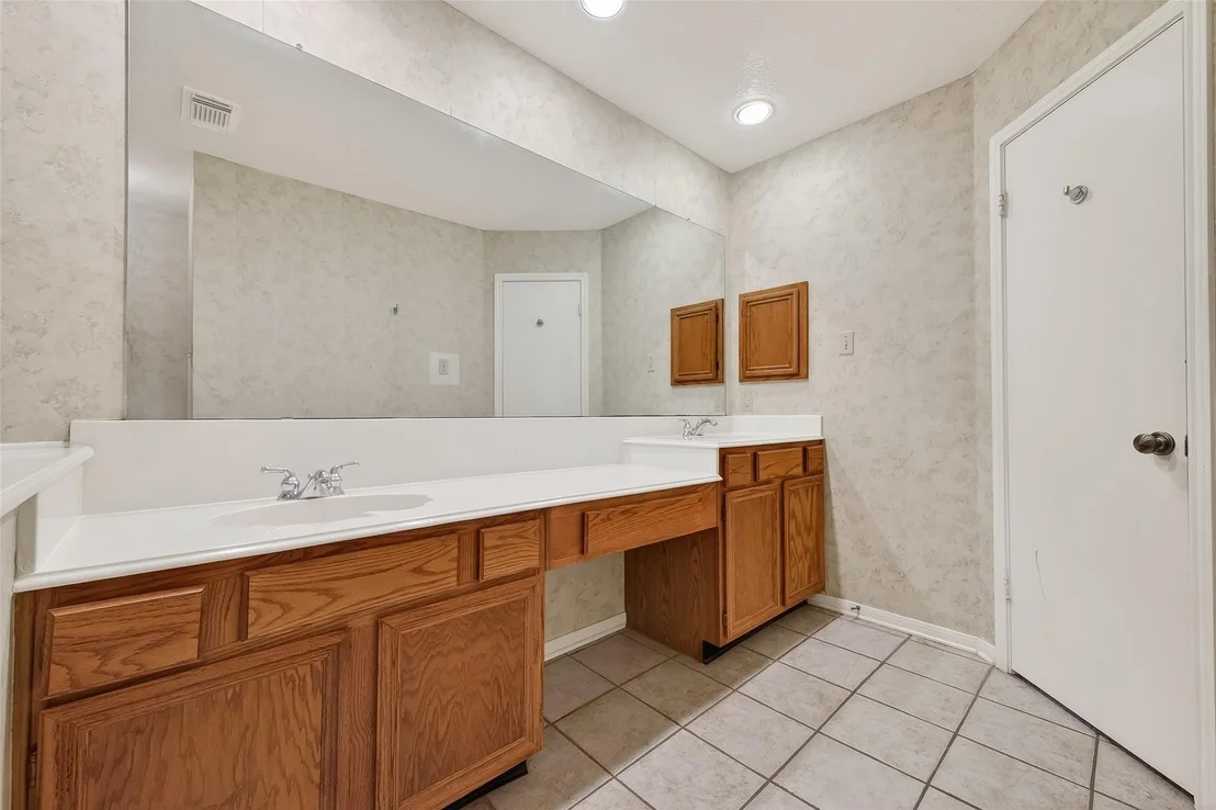 Photo of 17423 Saxon Drive