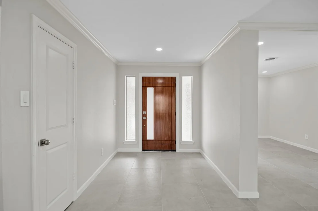 Photo of 2261 Riverside Drive