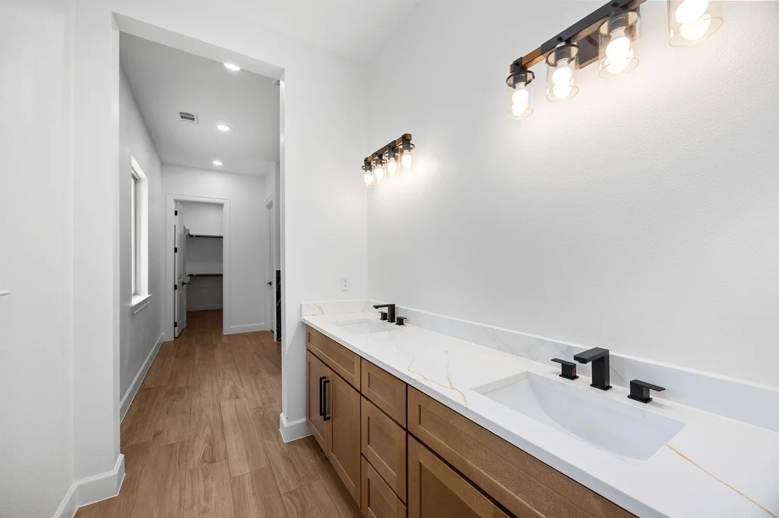 Photo of 220 Birdie Dr