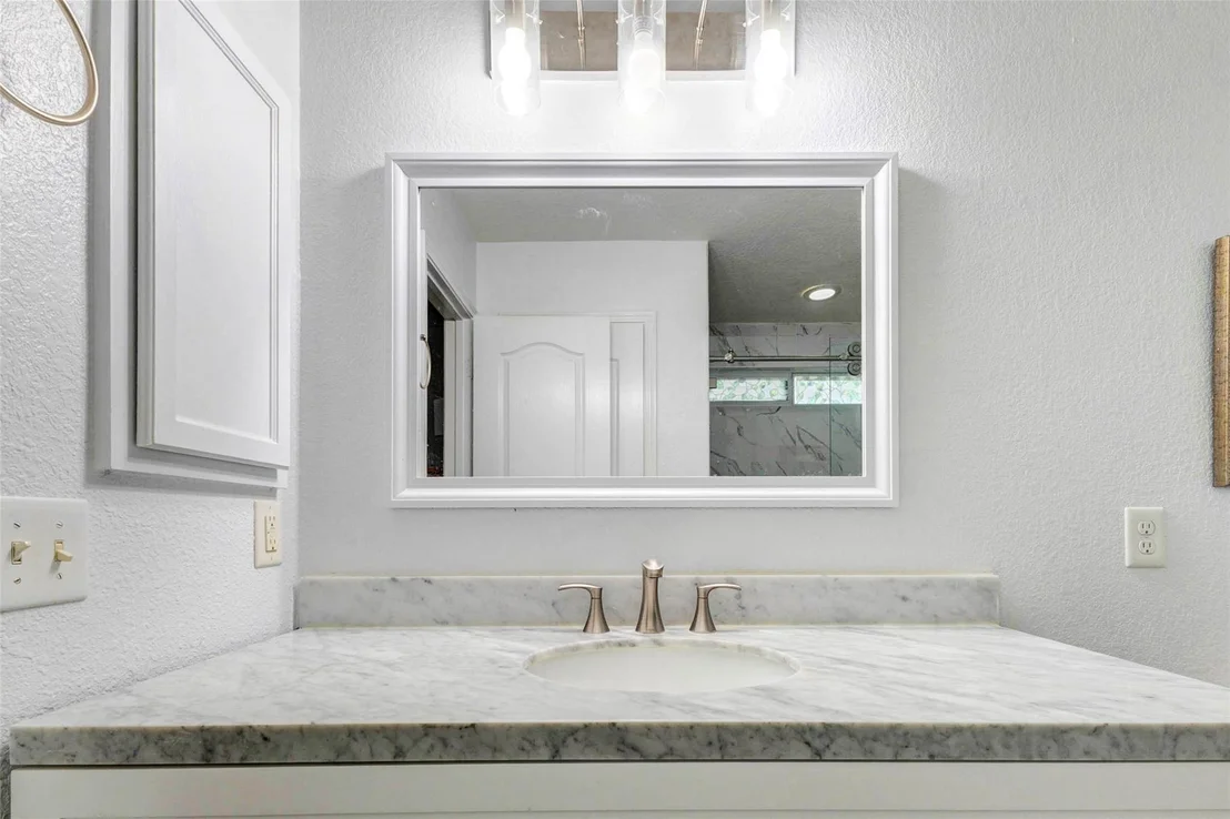 Photo of 15214 Thistle Rock Lane