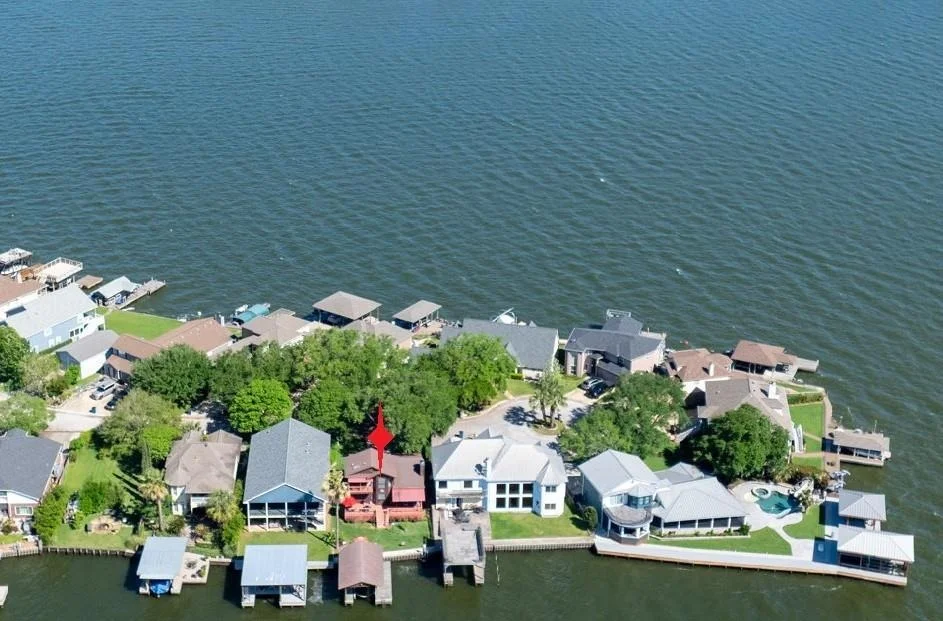 Photo of 16402 Clear Water Circle