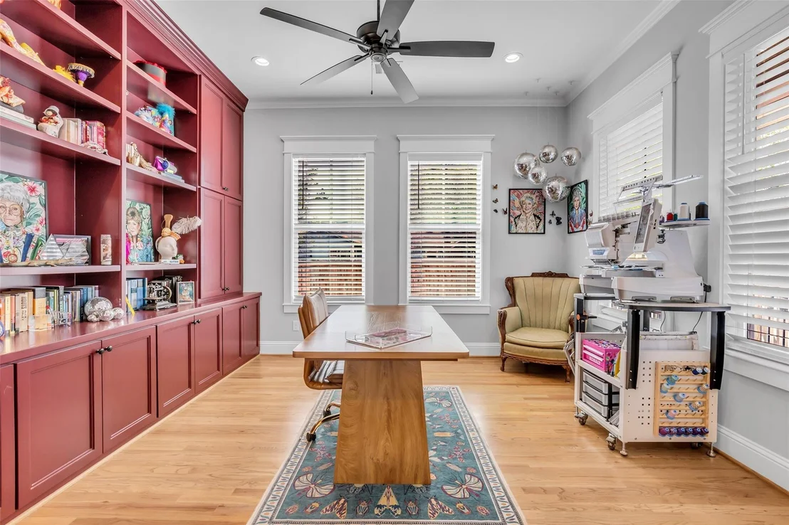 Photo of 800 Walton Street