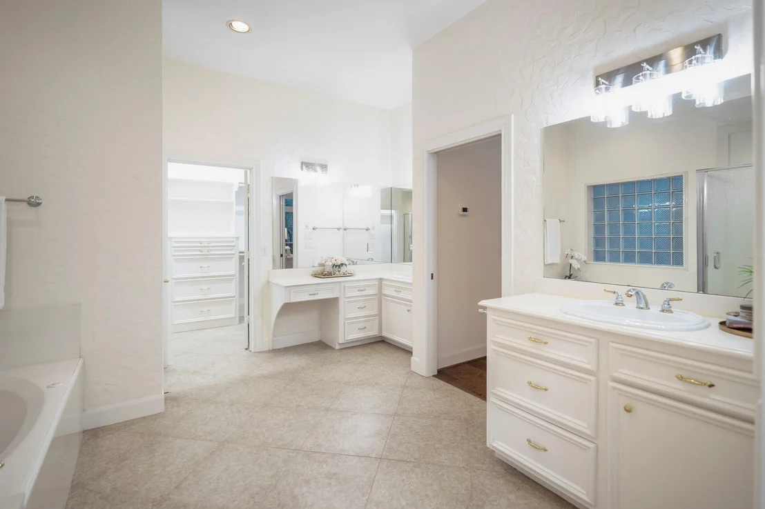 Photo of 46 Hillock Woods