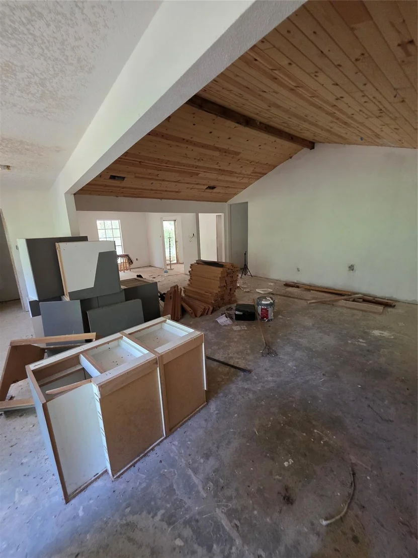 Photo of 9739 Lakeview Drive