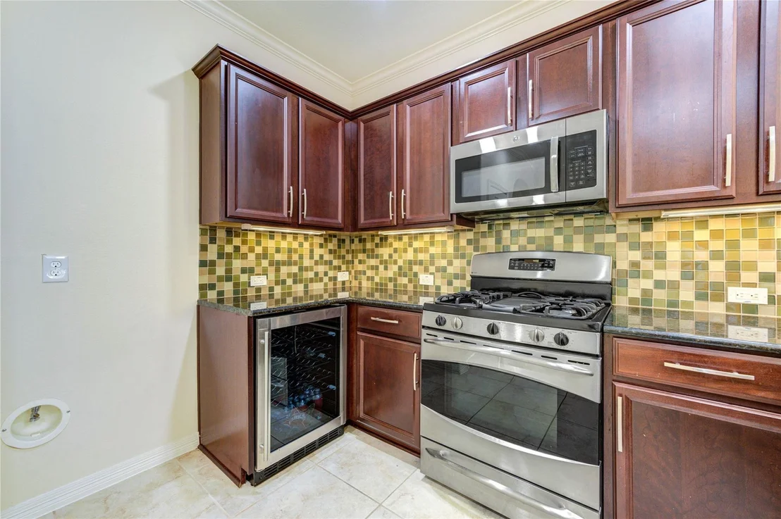 Photo of 2844 Torano