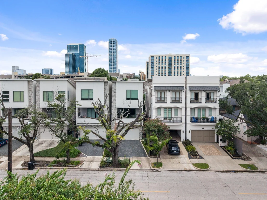 Photo of 2622 Greenbriar Drive
