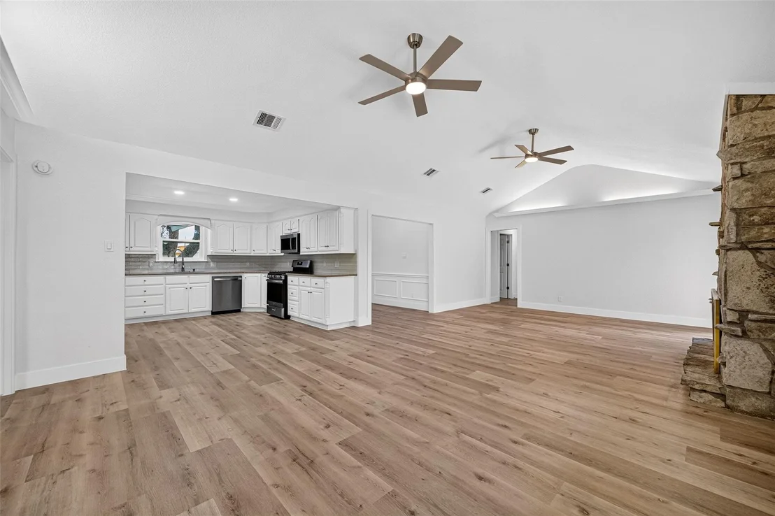 Photo of 218 Bay Colony Circle