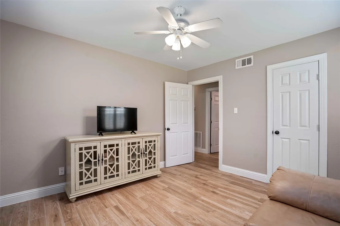 Photo of 13202 Vernon Road