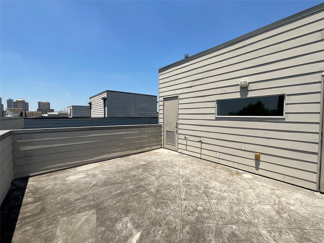 Photo of 2364 Commerce Street