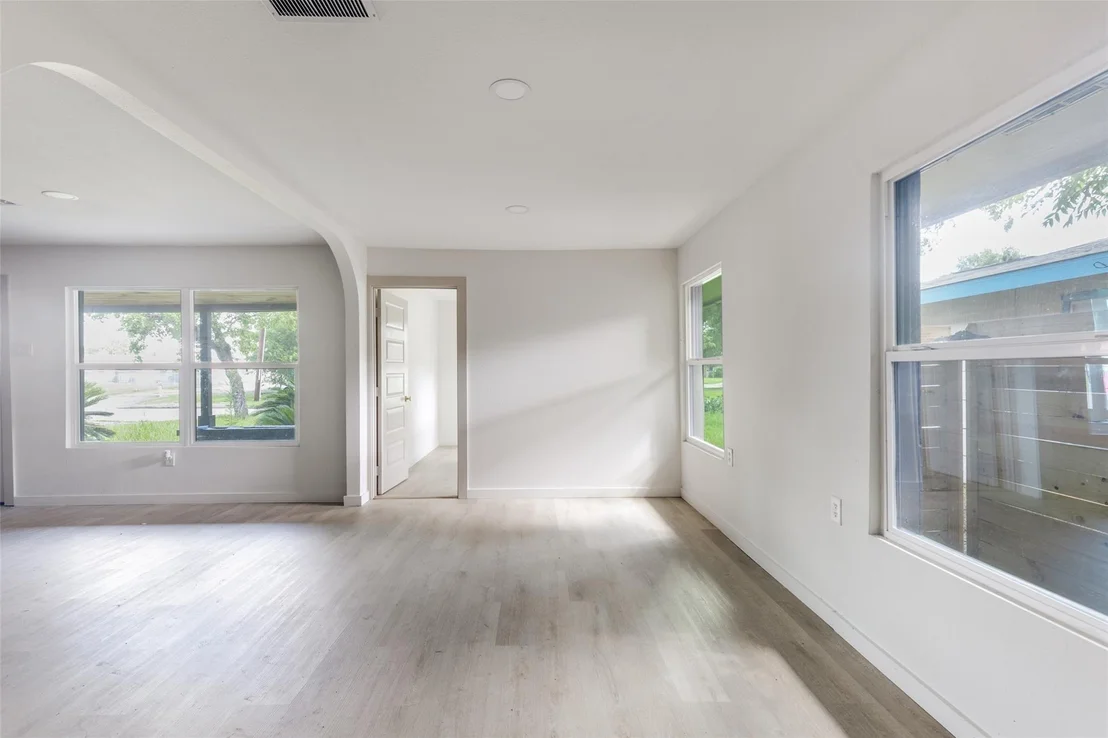 Photo of 6527 Beekman Road