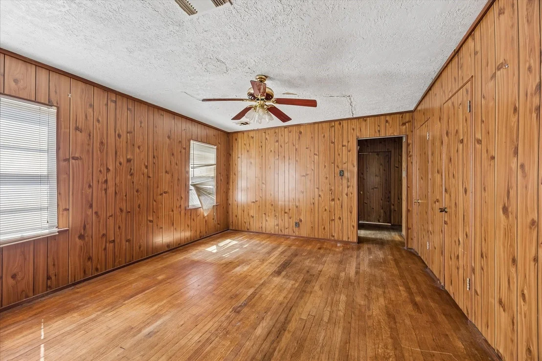 Photo of 8520 Glenview Drive