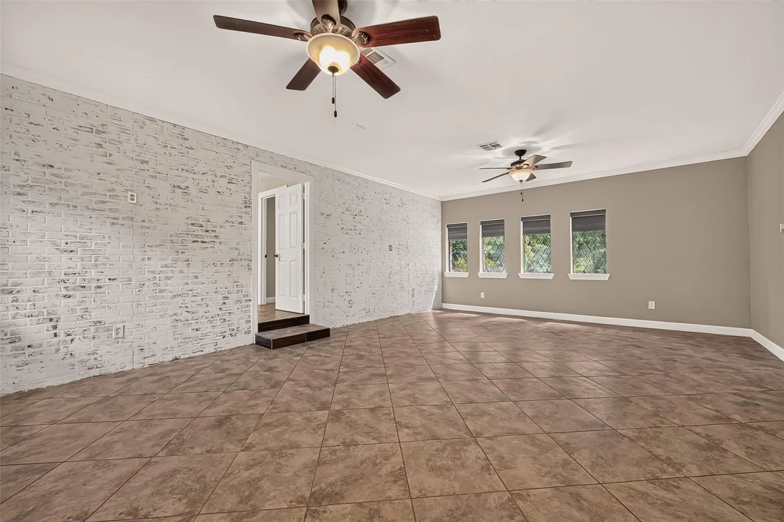 Photo of 1650 White Oak Creek Drive