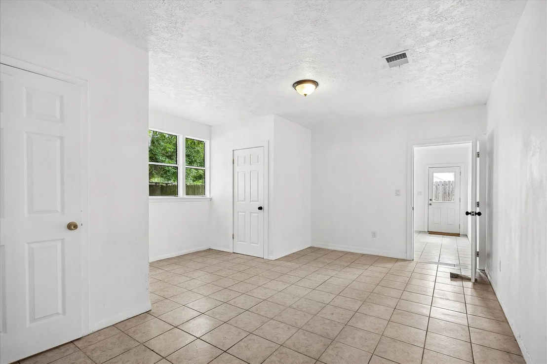 Photo of 707 Oleander