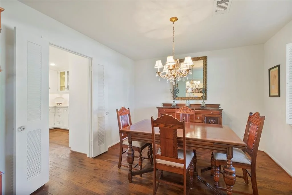 Photo of 10047 Olympia Drive