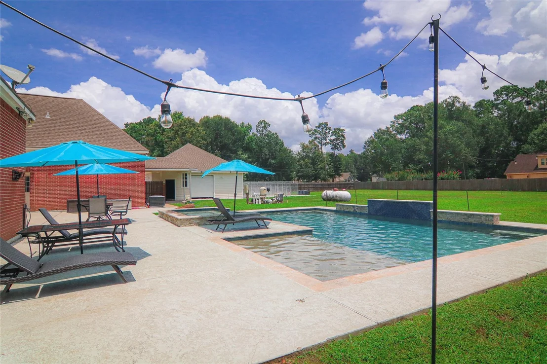Photo of 19602 Riverwalk Drive