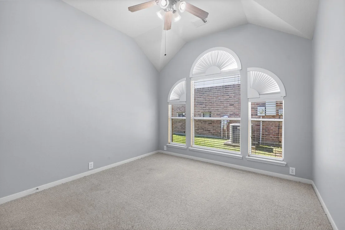 Photo of 2915 Sandleigh Drive