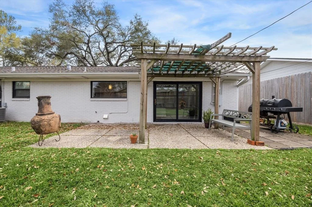 Photo of 2319 Lazybrook Drive