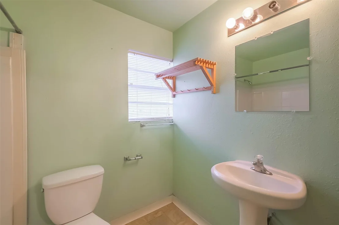 Photo of 809 Vincent Street
