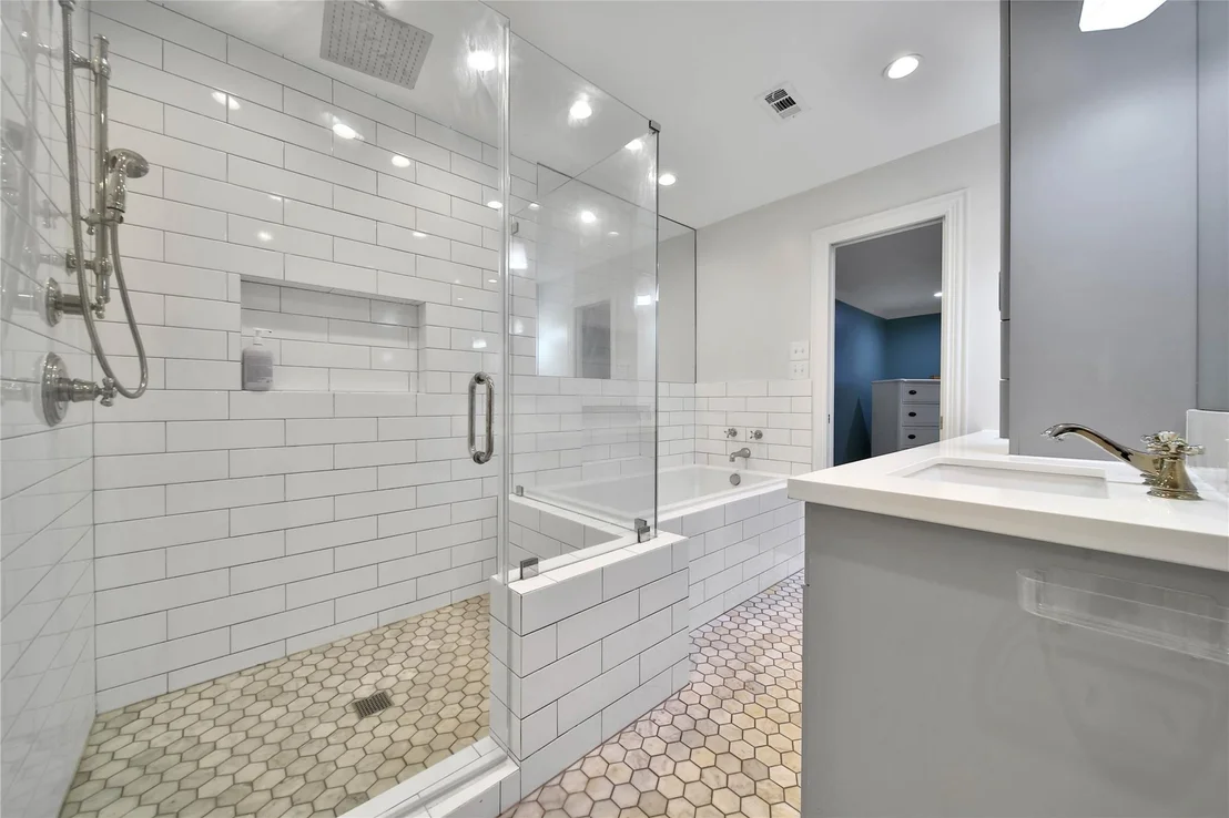 Photo of 1034 Thornton Road