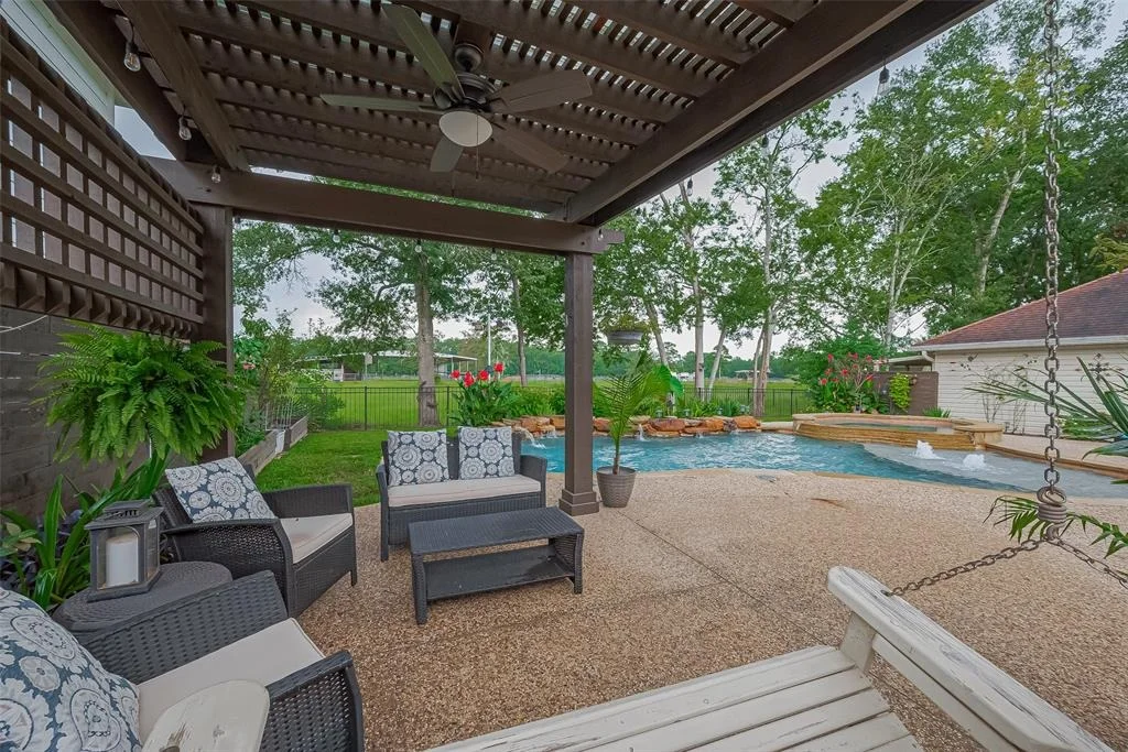 Photo of 722 River Plantation Drive