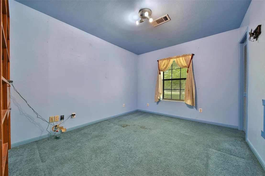 Photo of 207 Lone Pine Drive