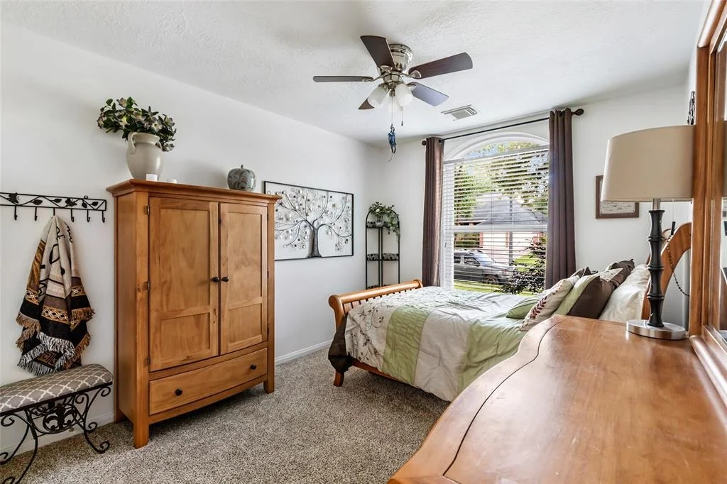 Photo of 18050 Landing Brook Drive