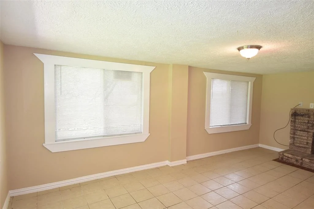 Photo of 600 Bullfrog Lane