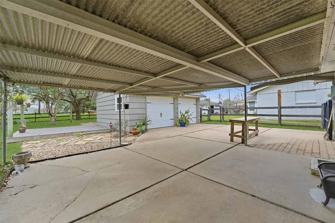 Photo of 715 Timber Cove Drive