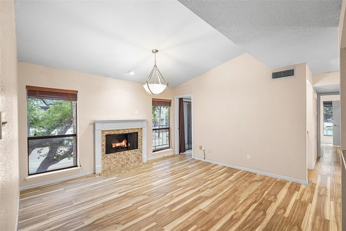Photo of Unit 4 at 1818 Augusta Drive