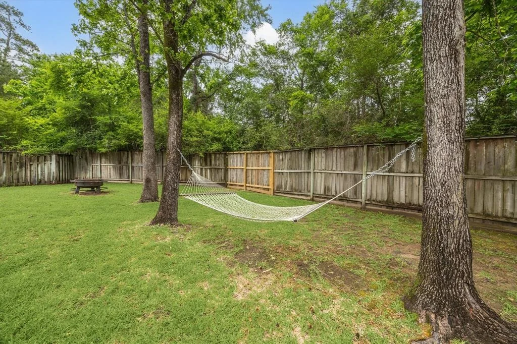 Photo of 74 E Beckonvale Circle