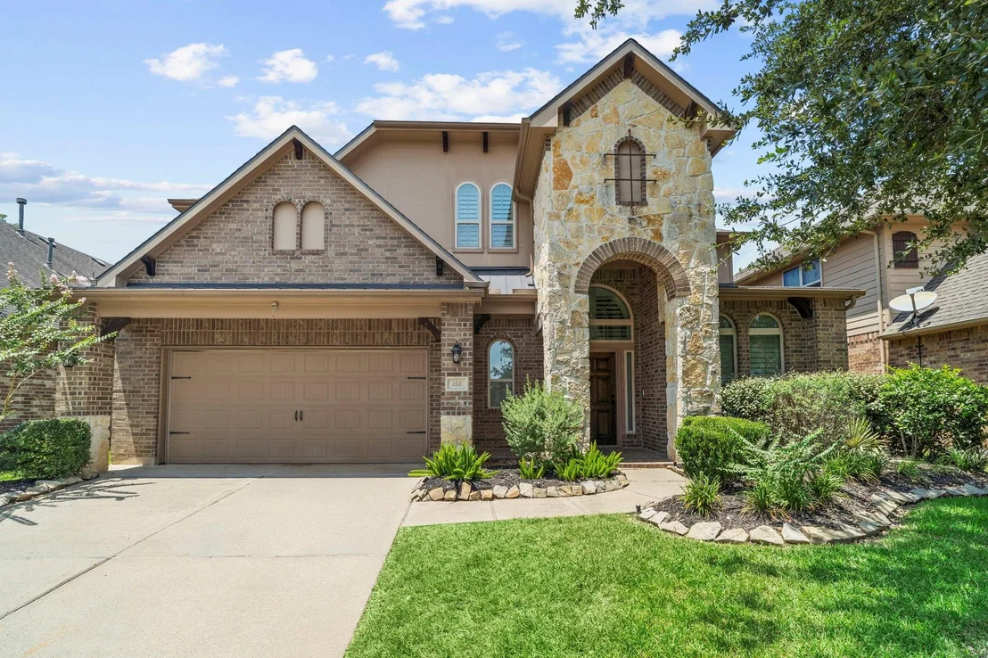 Photo of 155 W Wading Pond Circle