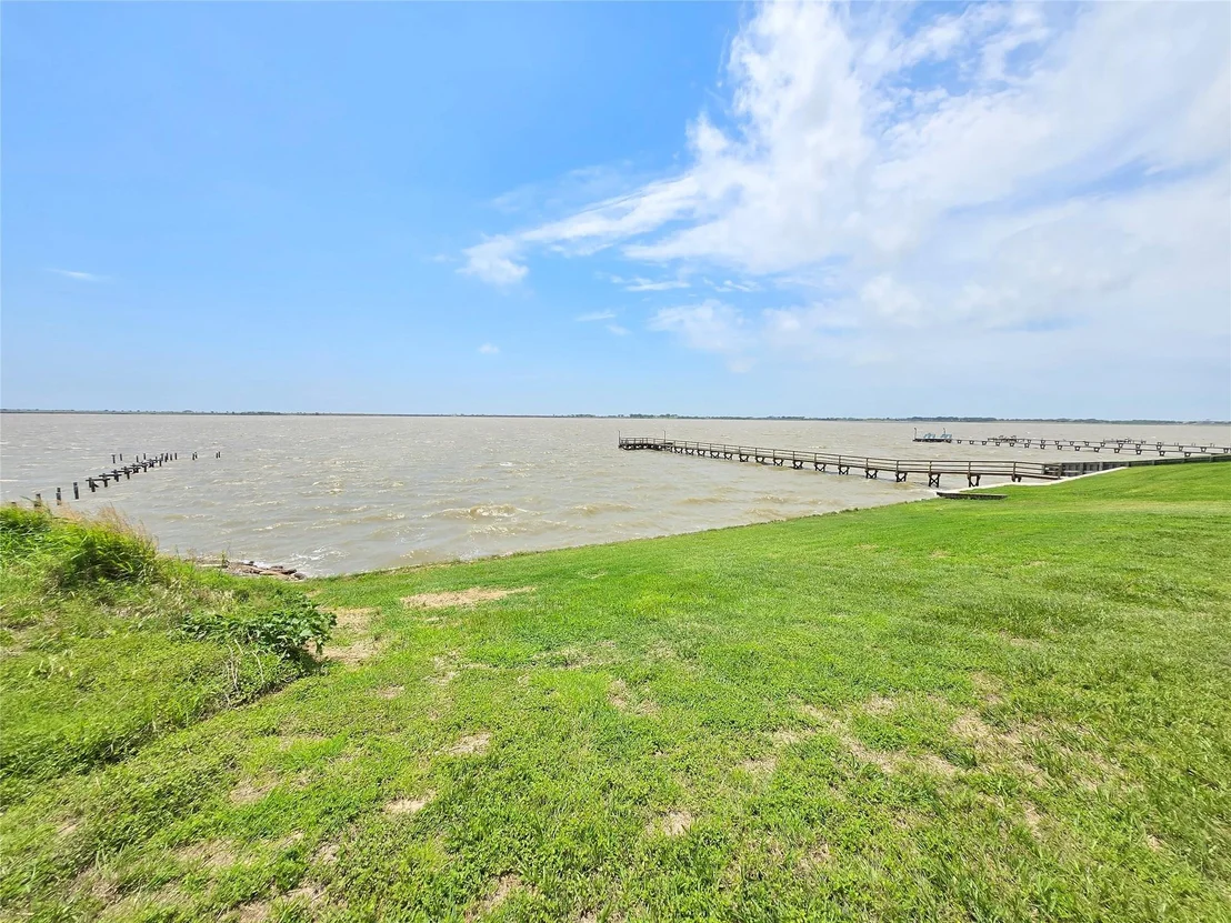 Photo of 1664 W Bayshore Drive
