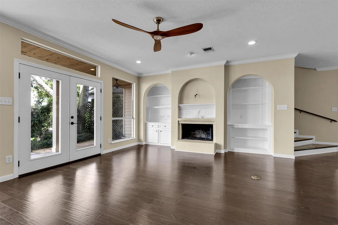 Photo of 1130 Lake View Drive