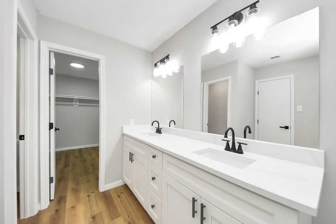 Photo of 15307 Streatham Circle