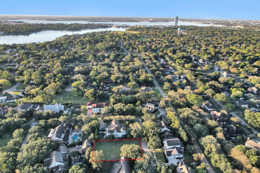 Photo of 1206 Bluebonnet Drive