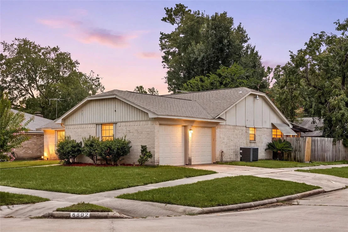 Photo of 6602 Fallengate Drive