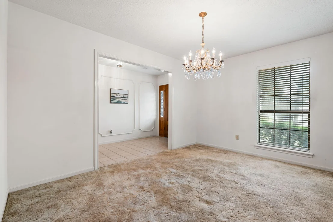 Photo of 105 Greenbriar Drive